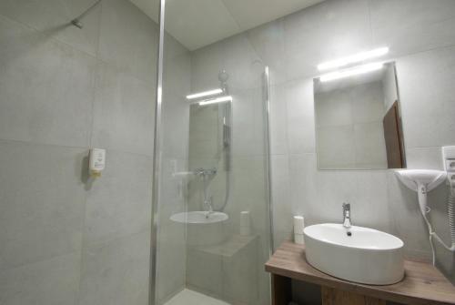 Adeba Plus, Prague (photo 8)