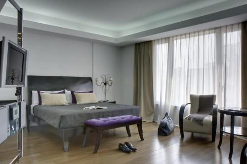 Broadway Hotel & Suites - image 4