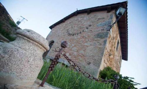 Casa del Cerro es una singular casa rural de fácil acceso (Casa del Cerro es una singular casa rural de facil acceso) in Navatejares