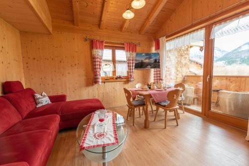 Apartment with Mountain View