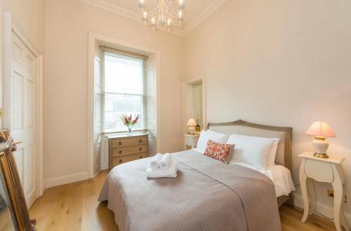 Luxurious city centre self catering apartment, Edinburgh (photo 5)