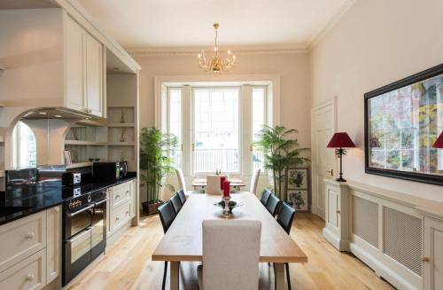 Luxurious city centre self catering apartment, Edinburgh (photo 6)
