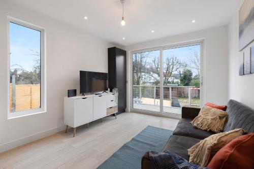 Star London Station Road 3-Bed Oasis with Garden - Apartment - The Hyde