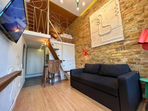 . Kyiv Whisky Box Apartments