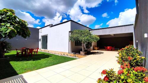 2 bedrooms, 6 beds