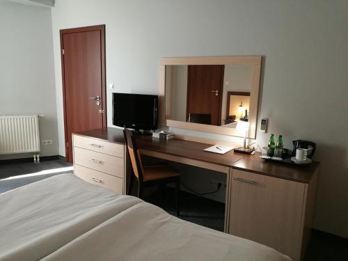 1 queen bed