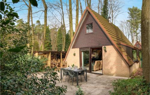 Lovely Home In Rekem-lanaken With Wifi gîte à louer Tournebride