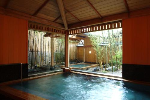 Hot spring bath, Kinosaki Onsen Nishimuraya Honkan in Toyooka