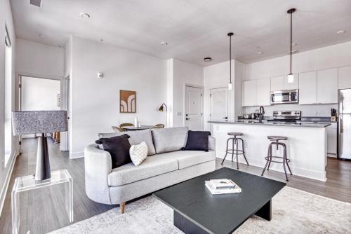 المرافق, Sloans Lake 2BR w Gym WD Roof nr Park DEN-105 in West Colfax