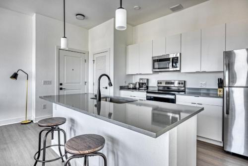المرافق, Sloans Lake 2BR w Gym WD Roof nr Park DEN-105 in West Colfax