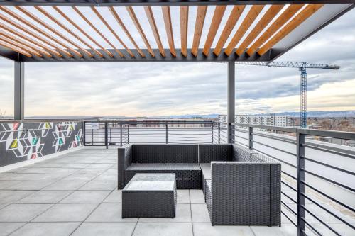 المرافق, Sloans Lake 2BR w Gym WD Roof nr Park DEN-105 in West Colfax