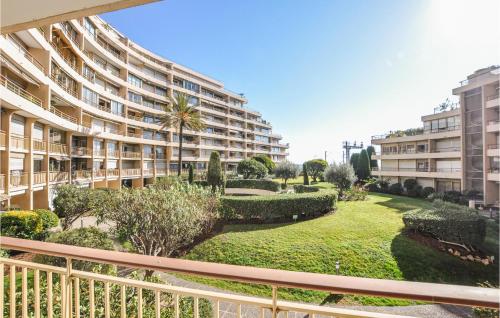 Two-Bedroom Apartment room in Amazing Apartment In Cannes With Wifi