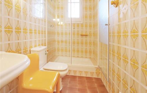 Bathroom, Beautiful Home In Vilanova Del Valls With Outdoor Swimming Pool, Wifi And 10 Bedrooms in Vilanova del Valles