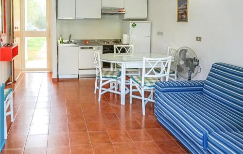  Pet Friendly Apartment in SantʼAndrea Apostolo dello Ionio