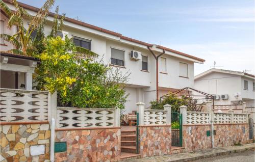  Awesome home in Villaggio Borgo Roseto with 2 Bedrooms in Roseto Capo Spulico