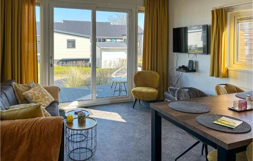  Awesome Home In Scherpenisse in Scherpenisse