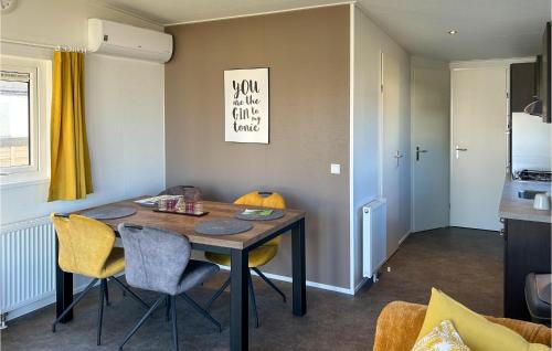  Awesome Home In Scherpenisse in Scherpenisse