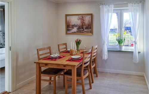 Nice home in Lvestad with WiFi and 2 Bedrooms