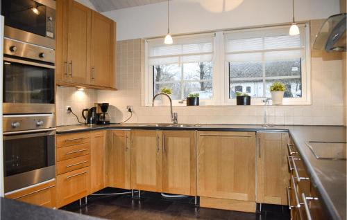 Kitchen, Awesome Home In Garsnas With Sauna in Skraddarod