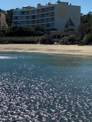 Magnifique T2 en bord de mer - Tap to explore photos