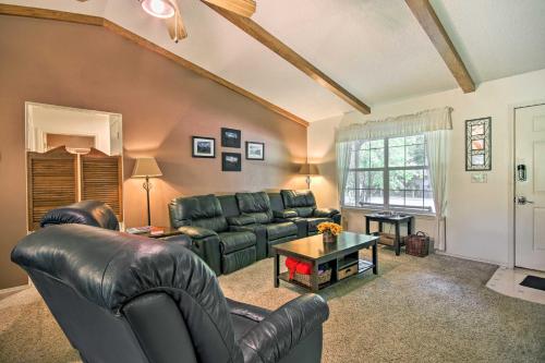Bella Vista Home Base Near Mtn Biking and Golf! in Bella Vista, USA
