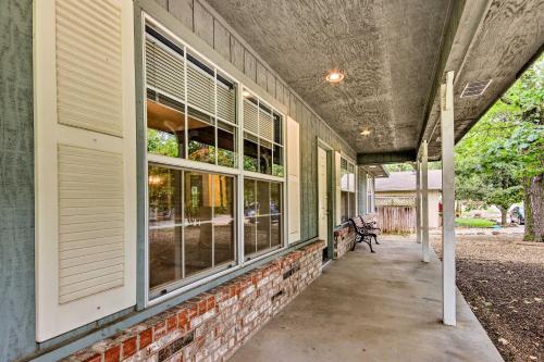 Bella Vista Home Base Near Mtn Biking and Golf! - image 9