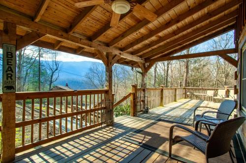 Wildwood Den - Mountain View, Hot Tub & Game Room! in Gatlinburg, USA