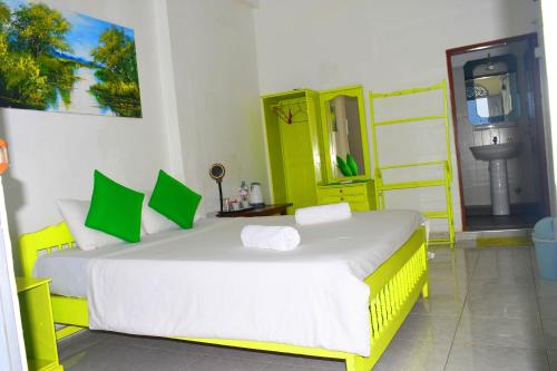 Double Room with Ocean View image 4