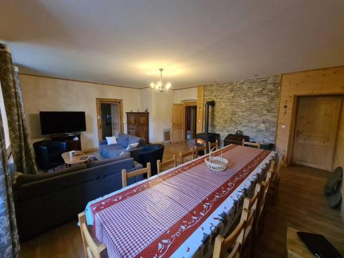 Chalet chaleureux in Uxelles