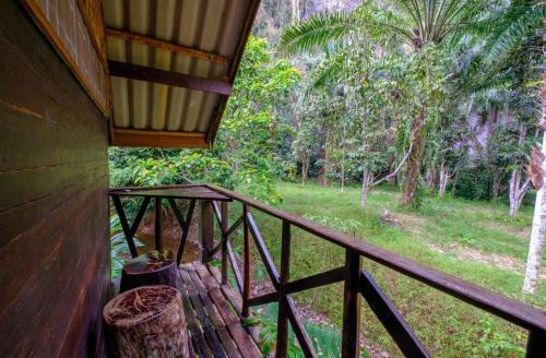 Khao Sok Silver Cliff Resort in Phanom