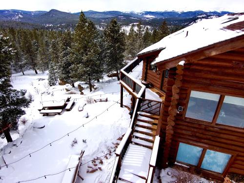 View, Romantic Mountain Cabin for 2 in Coal Creek (CO)
