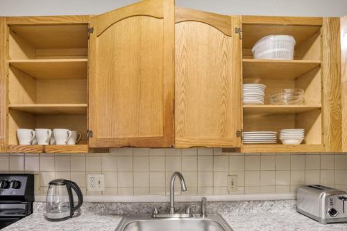 Ideal Longwood 1BR nr Mission Park BOS-668 in Boston, USA