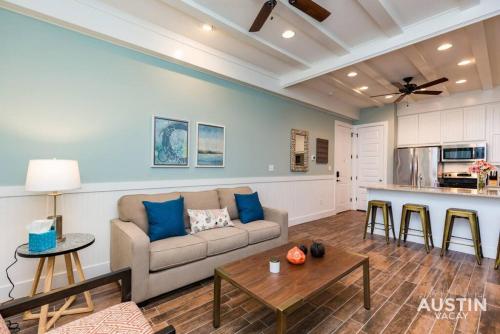 Walk to the Beach and Pool from Cinnamon Shore Oasis in Port Aransas, USA