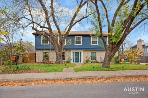 Entire Eastside Home w Space to Entertain and Yard in Austin, USA