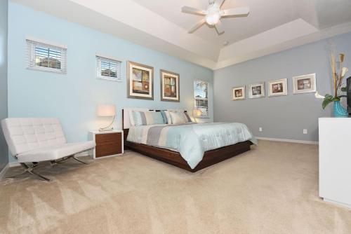 7-Bed Solterra Resort Hm w/ Pool & Spa-4376AC - image 8