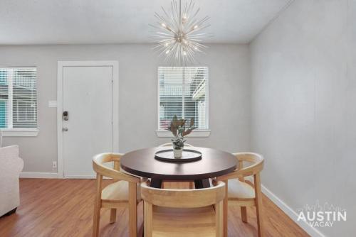 Cook and Gather Around in a Fully Equipped Apartment in Austin, USA