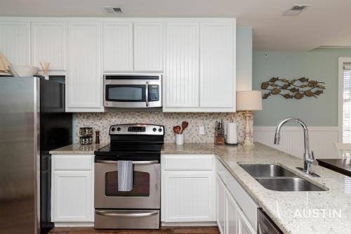 Quiet Luxury Condo at Cinnamon Shore w Amenities in Port Aransas, USA