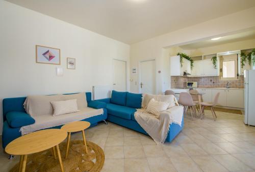  Dioni Family Apartment, Unterkunft in Kalathas