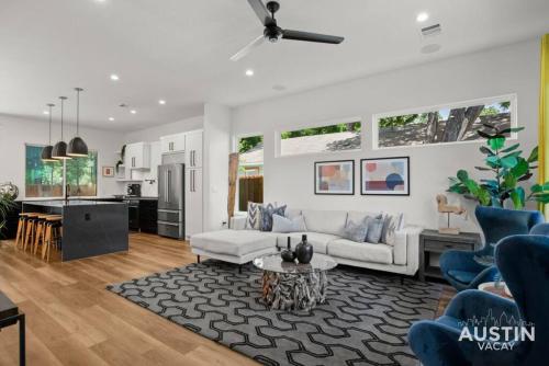 Modern Luxury Home - Minutes from Lady Bird Lake in Austin, USA