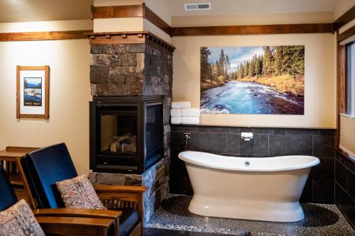FivePine Lodge