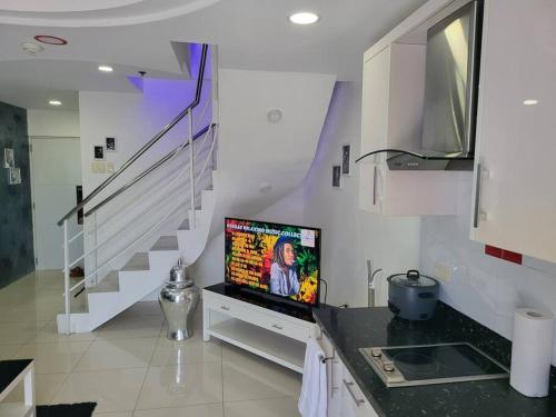 Sheryll Escapes - Kandi Tower 3 premium loft 1BR on 8th floor with 2CR & 2 balconies, Angeles (fotografie 6)
