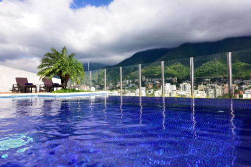 Swimming pool, Pestana Caracas Premium City & Conference Hotel in Santa Eduvigis