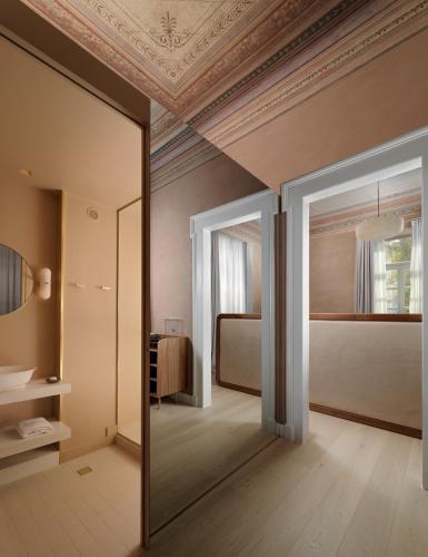 Monument Hotel - main image