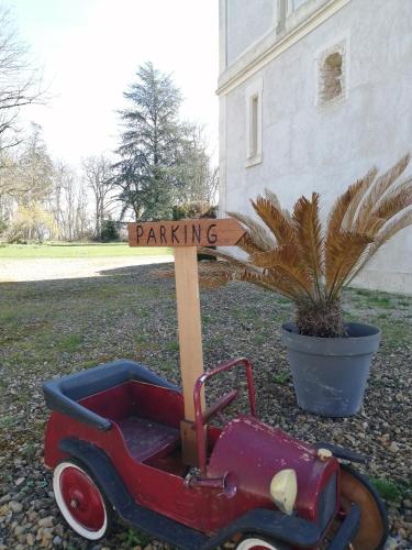 Domaine de Préfond (Domaine de Prefond) in Farges-En-Septaine