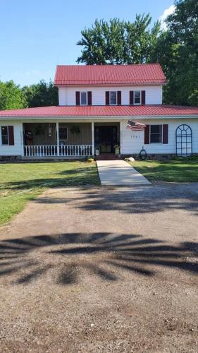 The FarmHouse Inn Bed and Breakfast