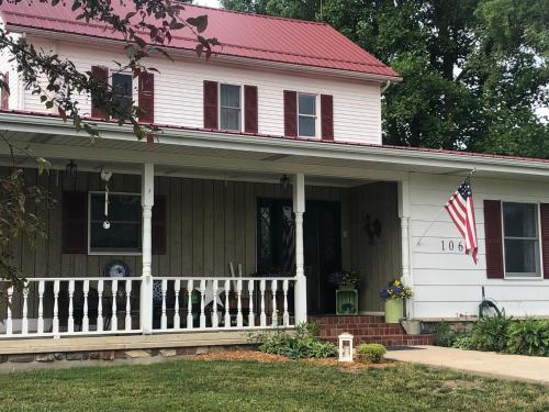 The FarmHouse Inn Bed and Breakfast