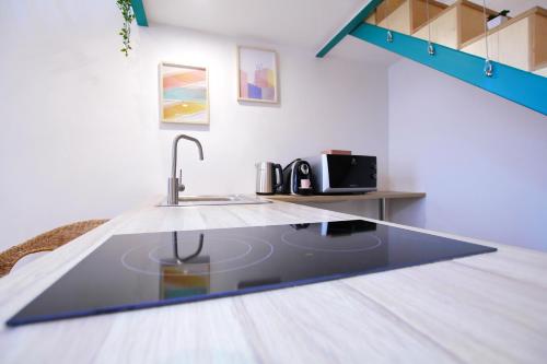 Awesome Budapest Downtown Studio w Balcony&Parking - image 12