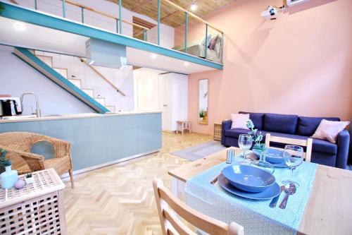 Awesome Budapest Downtown Studio w Balcony & Free Private Parking 3