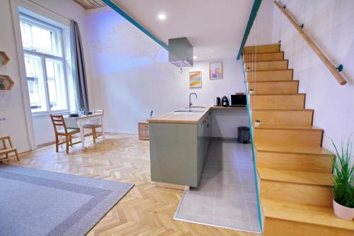 Awesome Budapest Downtown Studio w Balcony&Parking - image 10