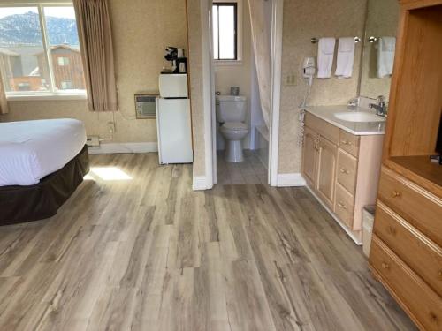 Double Room with Two Double Beds - Non-Smoking